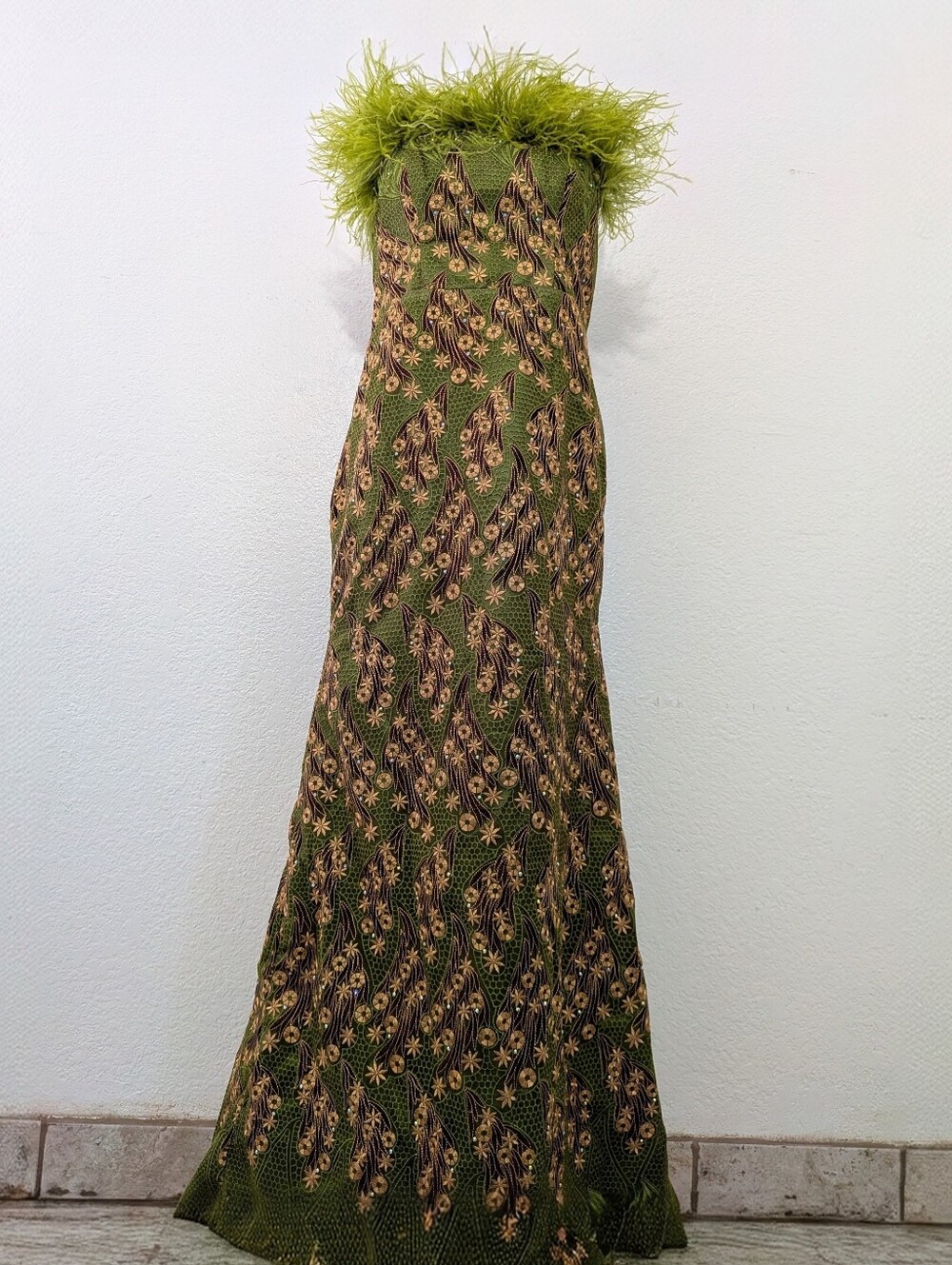 Strapless Olive Green Feather-Trim Mermaid Dress With Feather Neckline Trim